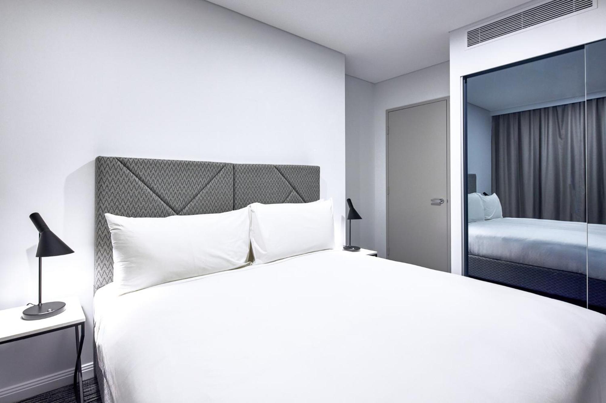 Meriton Suites George Street, Parramatta Сідней Екстер'єр фото